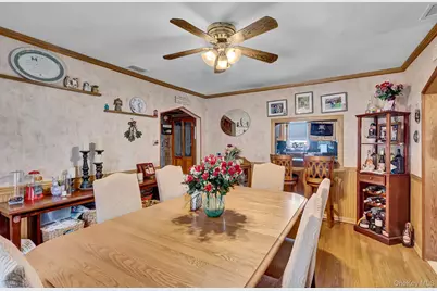 545 N 2nd Street, New Hyde Park, NY 11040 - Photo 7