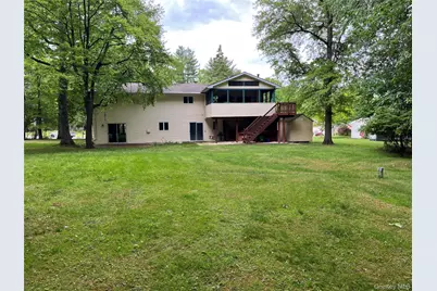 143 Pineview Avenue, Bardonia, NY 10954 - Photo 35