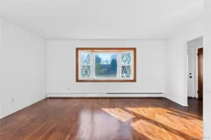 345 41 St St, Copiague, NY 11726 - Photo 7
