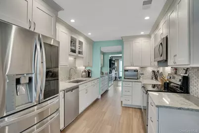 188 Pond View Lane, Smithtown, NY 11787 - Photo 21