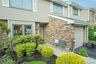 188 Pond View Lane, Smithtown, NY 11787 - Photo 3