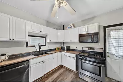 24 Crescent Place, Middletown, NY 10940 - Photo 13