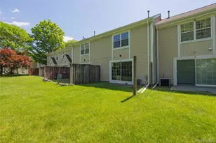 25 Creekside Cir, Spring Valley, NY 10977 - Photo 5