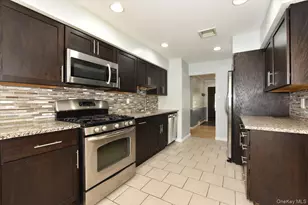 20 Dumond Pl, Coram, NY 11727 - Photo 13