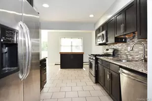 20 Dumond Pl, Coram, NY 11727 - Photo 11