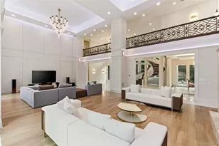55 Coves Run, Oyster Bay, NY 11791 - Photo 7