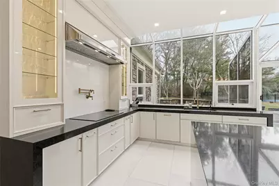 55 Coves Run, Oyster Bay, NY 11791 - Photo 15