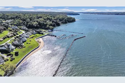 40 Pembroke Drive, Glen Cove, NY 11542 - Photo 5