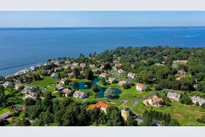 40 Pembroke Drive, Glen Cove, NY 11542 - Photo 37