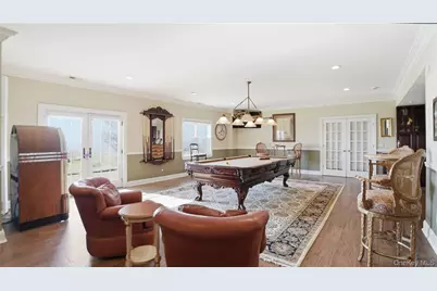 40 Pembroke Drive, Glen Cove, NY 11542 - Photo 29