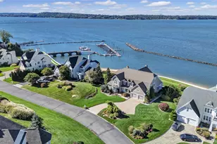40 Pembroke Dr, Glen Cove, NY 11542 - Photo 45