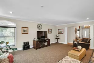 17 Priscilla Ave, Holtsville, NY 11742 - Photo 15