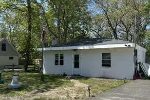 14 Coolidge Rd, Hampton Bays, NY 11946 - Photo 3