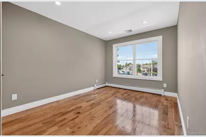 250 Bennett Avenue, Hempstead, NY 11550 - Photo 33