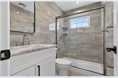 250 Bennett Avenue, Hempstead, NY 11550 - Photo 29