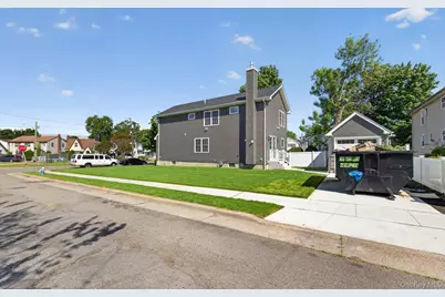 250 Bennett Avenue, Hempstead, NY 11550 - Photo 3