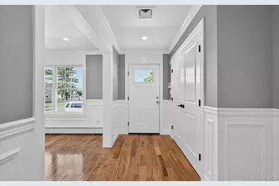250 Bennett Avenue, Hempstead, NY 11550 - Photo 9
