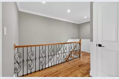 250 Bennett Avenue, Hempstead, NY 11550 - Photo 25