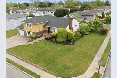 70 Polo Road, Massapequa, NY 11758 - Photo 33