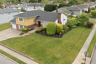 70 Polo Rd, Massapequa, NY 11758 - Photo 33