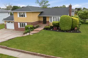 70 Polo Rd, Massapequa, NY 11758 - Photo 23