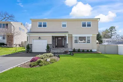 15 Lawrence Court, Syosset, NY 11791 - Photo 1