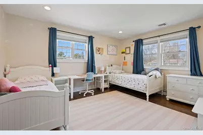 15 Lawrence Court, Syosset, NY 11791 - Photo 21