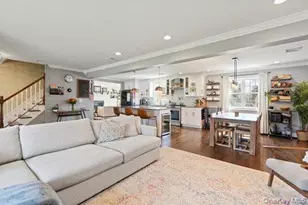 15 Lawrence Ct, Syosset, NY 11791 - Photo 5
