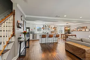15 Lawrence Ct, Syosset, NY 11791 - Photo 9