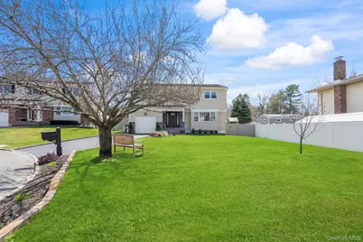 15 Lawrence Court, Syosset, NY 11791 - Photo 3