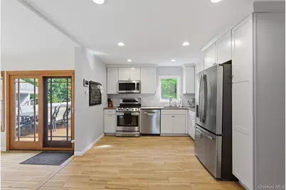 20 Terrace Avenue, Suffern, NY 10901 - Photo 9