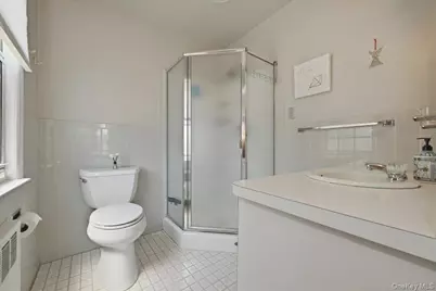 219 Kilburn Road, Garden City, NY 11530 - Photo 19