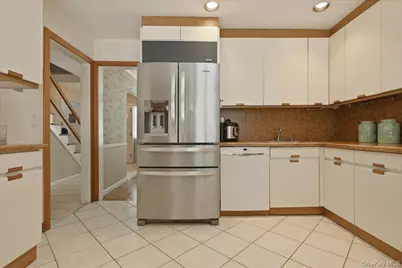 219 Kilburn Road, Garden City, NY 11530 - Photo 5