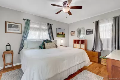 202 N Kings Avenue, Massapequa, NY 11758 - Photo 17