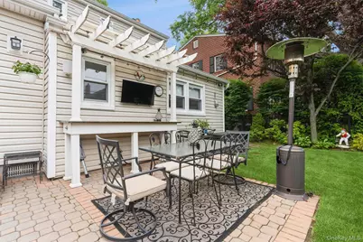 163 Tullamore Road, Garden City, NY 11530 - Photo 23