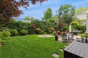 163 Tullamore Rd, Garden City, NY 11530 - Photo 25
