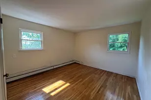 29 Hendrick Ave, Glen Cove, NY 11542 - Photo 9