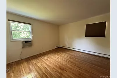 29 Hendrick Avenue #B, Glen Cove, NY 11542 - Photo 11