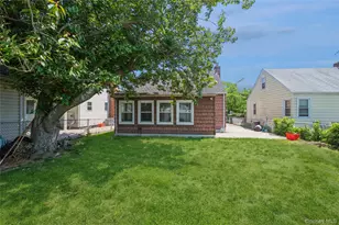 288 Semton Blvd, Franklin Square, NY 11010 - Photo 5