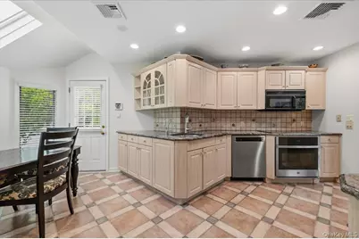 23 Maytime Court, Jericho, NY 11753 - Photo 13