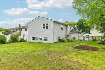 319 Rockaway Street, Islip Terrace, NY 11752 - Photo 35