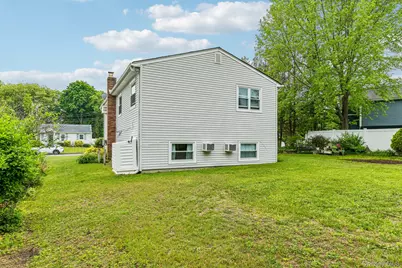 319 Rockaway Street, Islip Terrace, NY 11752 - Photo 33