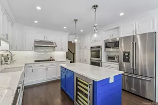 1 Lakeville Ct, East Hills, NY 11576 - Photo 13