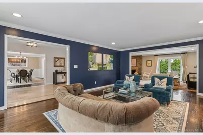 1 Lakeville Court, East Hills, NY 11576 - Photo 19