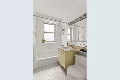 370 E 76th Street #A506, New York, NY 10021 - Photo 5
