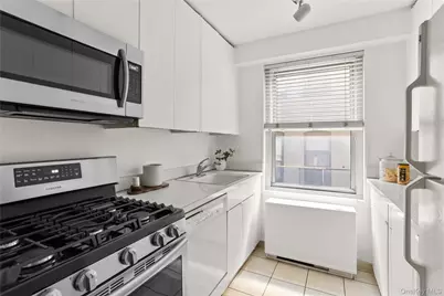 370 E 76th Street #A506, New York, NY 10021 - Photo 3