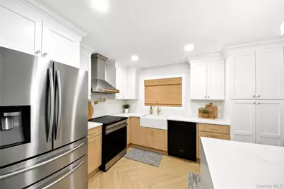 74 Cornell Drive, Smithtown, NY 11787 - Photo 5