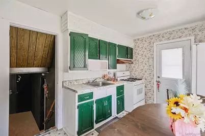 59 Maybrook Road, North Babylon, NY 11703 - Photo 11