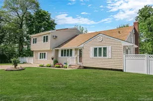 59 Maybrook Rd, North Babylon, NY 11703 - Photo 3