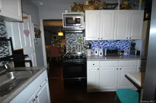 20 Burbank St, Yonkers, NY 10710 - Photo 9